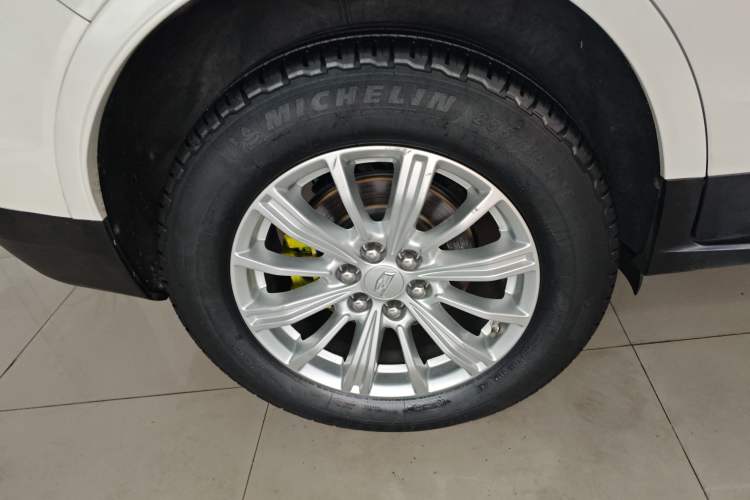 Used Cadillac XT5 2016 25T Tech Edition Right Rear Wheel Hub
