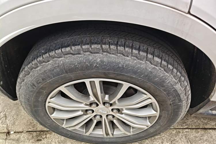Used Cadillac XT5 2016 25T Luxury Model Right Rear Wheel Hub