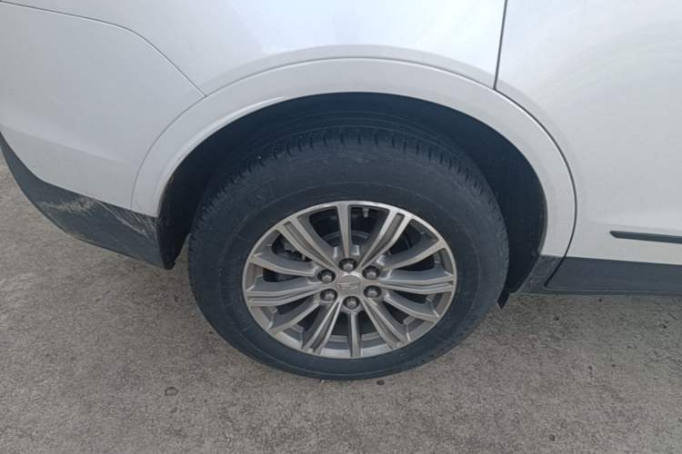 Used Cadillac XT5 2016 28T Four-Wheel Drive Luxury Model Right Rear Wheel Hub