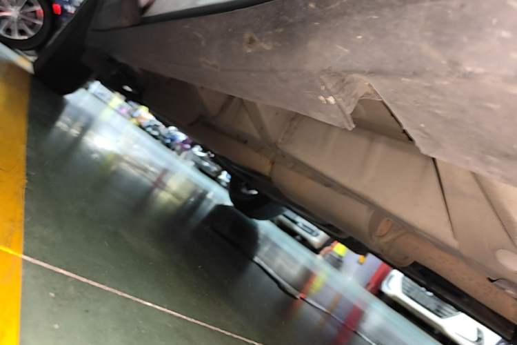 Used Cadillac XT5 2016 25T Tech Edition Right Side Sill