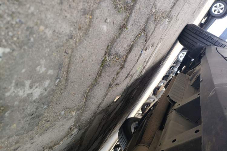 Used Cadillac XT5 2016 25T Luxury Model Right Side Sill