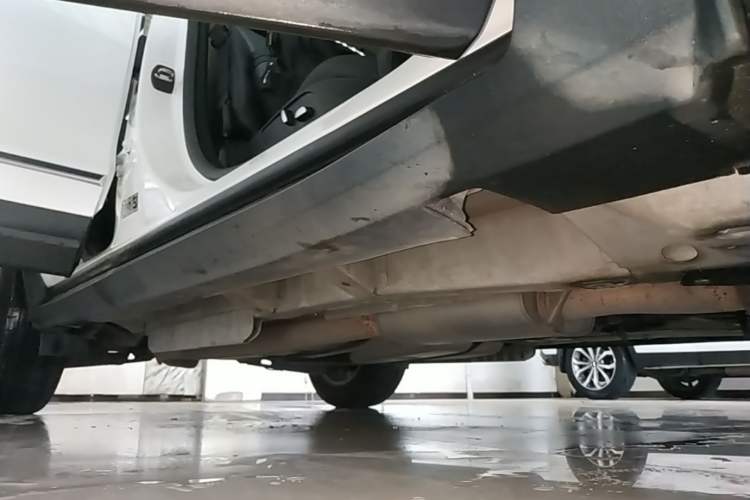 Used Cadillac XT5 2016 25T Luxury Model Right Side Sill