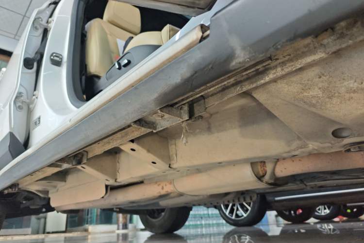 Used Cadillac XT5 2016 25T Tech Edition Right Side Sill