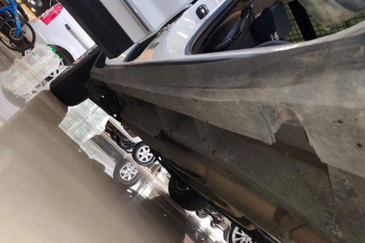 Used Cadillac XT5 2016 28T Four-Wheel Drive Luxury Model Right Side Sill