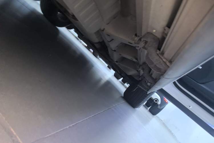 Used Cadillac XT5 2016 25T Luxury Model Right Side Sill
