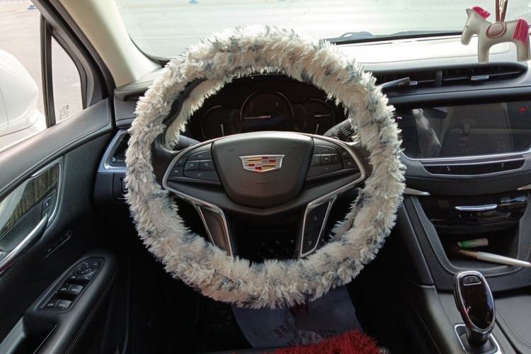 Used Cadillac XT5 2016 25T Luxury Model Steering Wheel