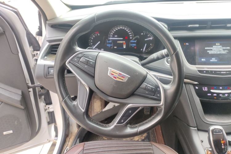 Used Cadillac XT5 2016 28T Four-Wheel Drive Luxury Model Steering Wheel