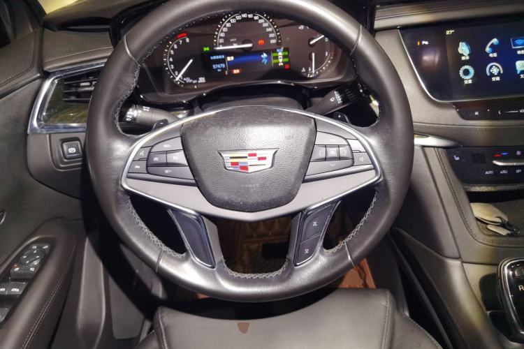 Used Cadillac XT5 2016 25T Luxury Model Steering Wheel