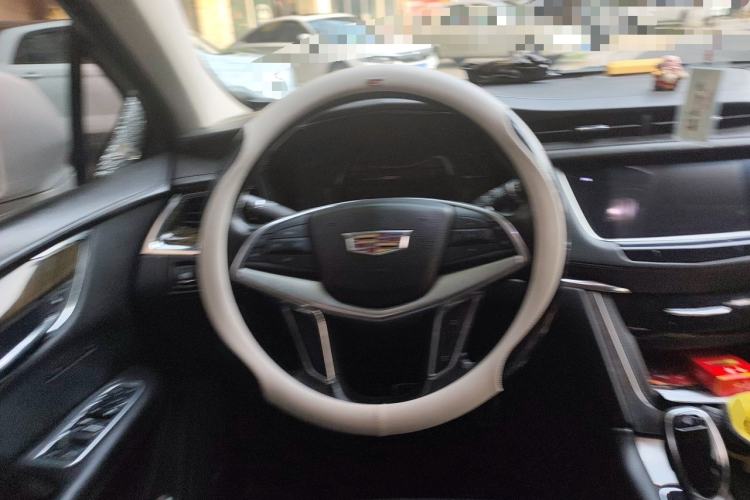 Used Cadillac XT5 2016 25T Luxury Model Steering Wheel