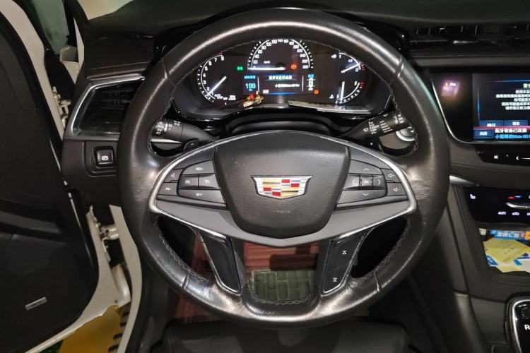 Used Cadillac XT5 2016 25T Luxury Model Steering Wheel