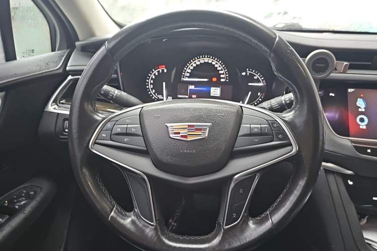 Used Cadillac XT5 2016 25T Luxury Model Steering Wheel