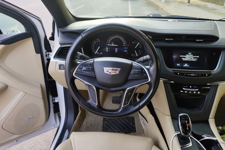 Used Cadillac XT5 2016 25T Tech Edition Steering Wheel