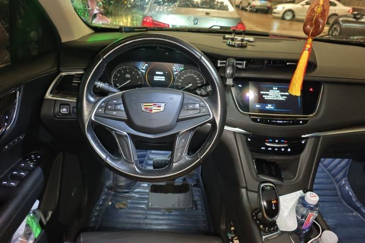 Used Cadillac XT5 2016 25T Luxury Model Steering Wheel