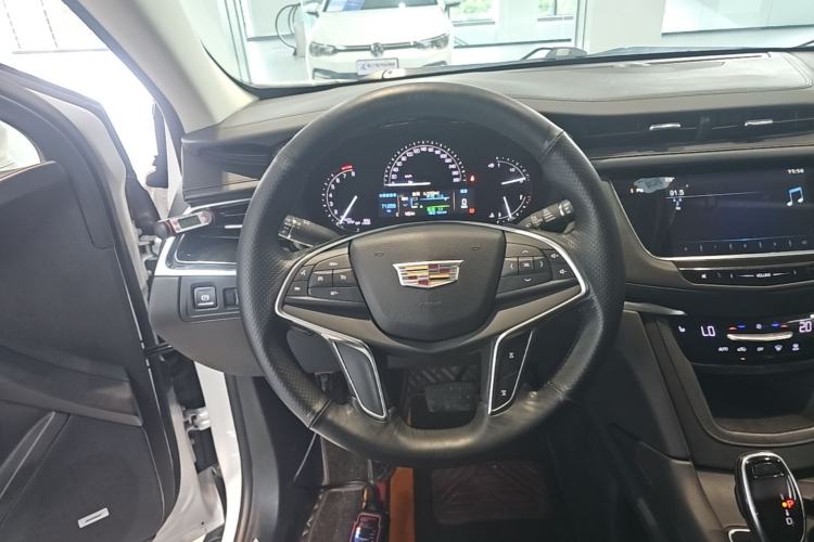 Used Cadillac XT5 2016 25T Luxury Model Steering Wheel