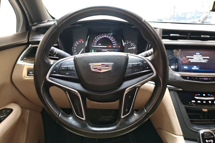 Used Cadillac XT5 2016 25T Tech Edition Steering Wheel