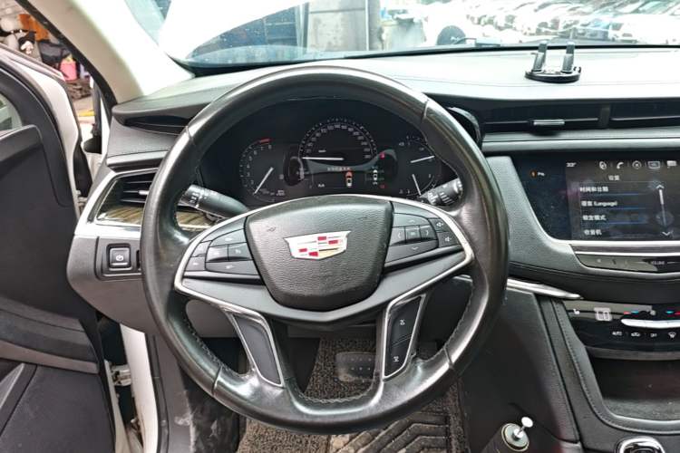 Used Cadillac XT5 2016 25T Luxury Model Steering Wheel
