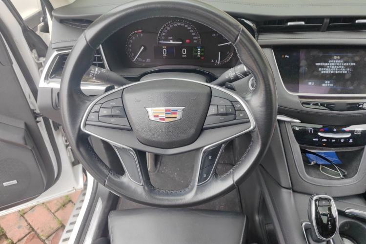 Used Cadillac XT5 2016 28T Four-Wheel Drive Luxury Model Steering Wheel