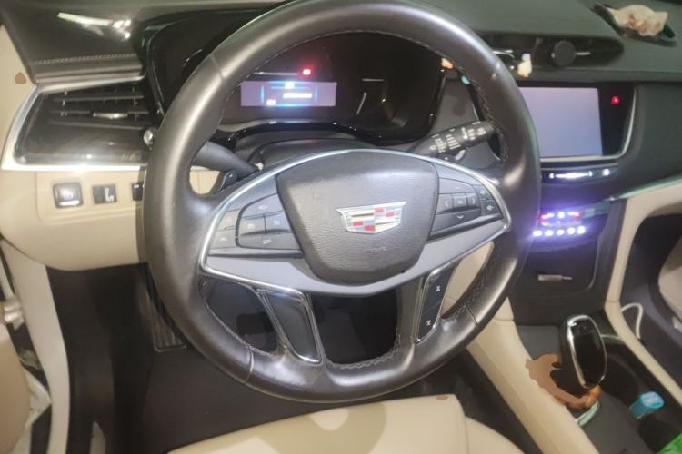 Used Cadillac XT5 2016 25T Tech Edition Steering Wheel
