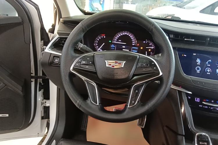 Used Cadillac XT5 2016 25T Luxury Model Steering Wheel