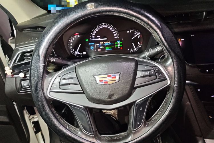 Used Cadillac XT5 2016 25T Luxury Model Steering Wheel