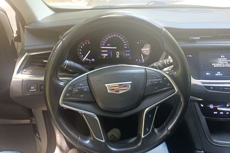 Used Cadillac XT5 2016 25T Luxury Model Steering Wheel