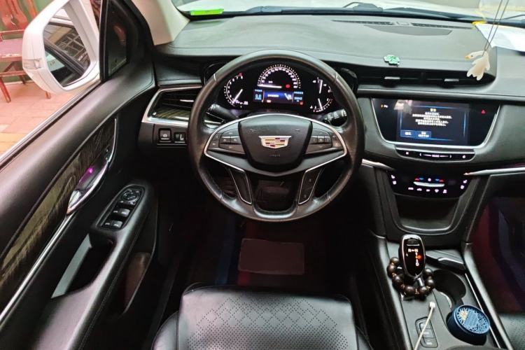 Used Cadillac XT5 2016 28T Four-Wheel Drive Luxury Model Steering Wheel