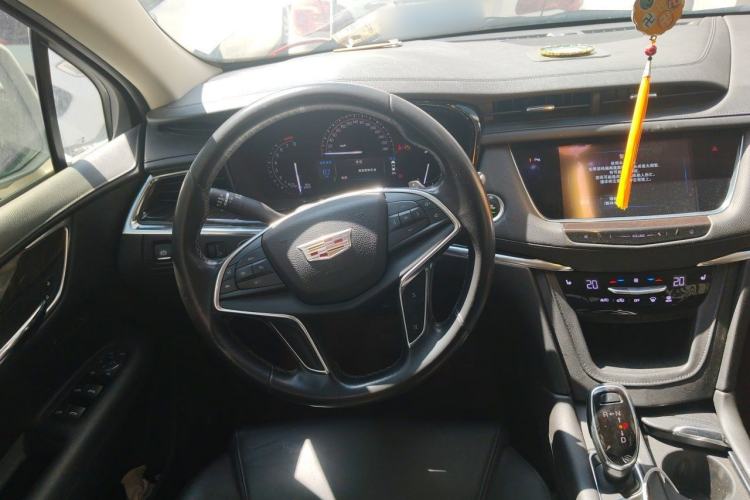 Used Cadillac XT5 2016 25T Luxury Model Steering Wheel