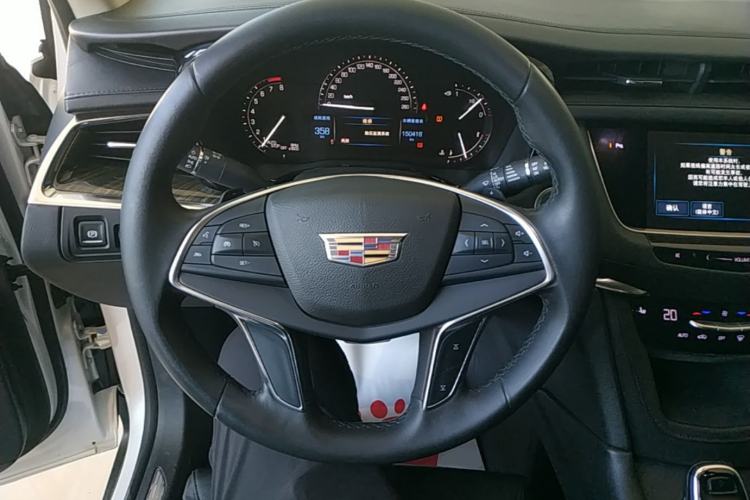 Used Cadillac XT5 2016 25T Luxury Model Steering Wheel