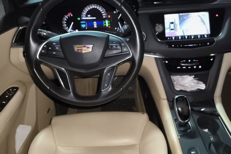 Used Cadillac XT5 2016 28T Four-Wheel Drive Tech Version Steering Wheel