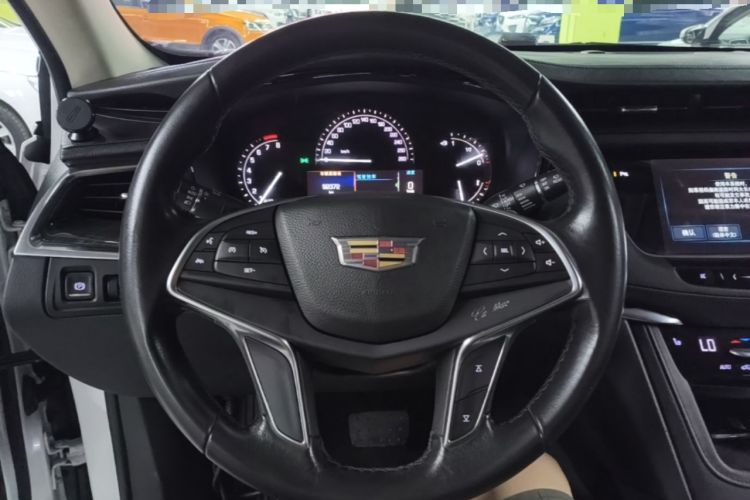 Used Cadillac XT5 2016 25T Luxury Model Steering Wheel