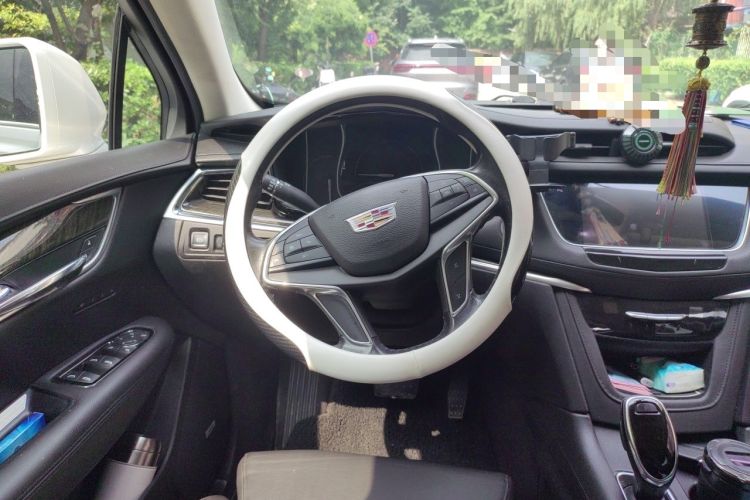 Used Cadillac XT5 2016 28T Four-Wheel Drive Luxury Model Steering Wheel