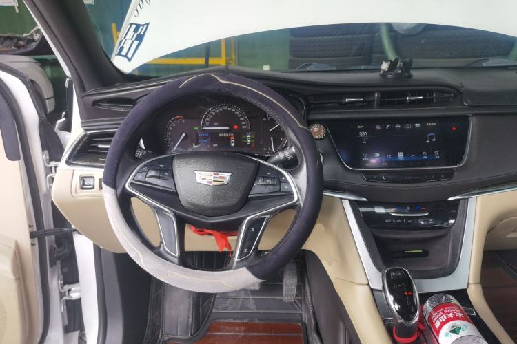 Used Cadillac XT5 2016 25T Tech Edition Steering Wheel