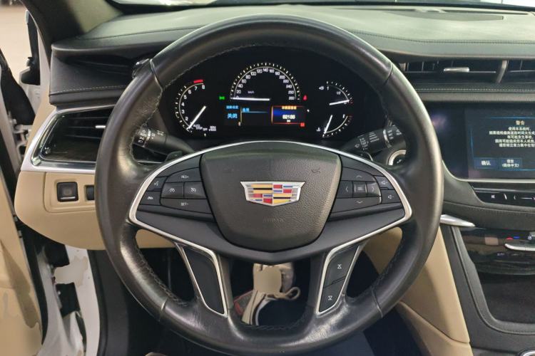 Used Cadillac XT5 2016 25T Tech Edition Steering Wheel