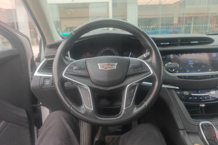 Used Cadillac XT5 2016 25T Luxury Model Steering Wheel