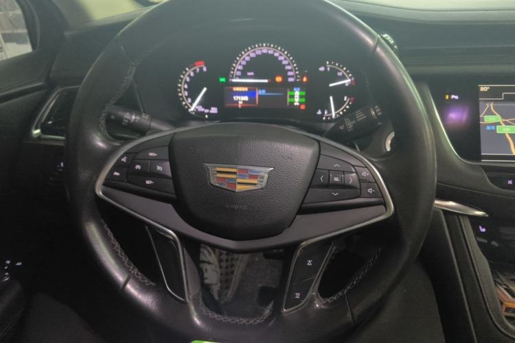 Used Cadillac XT5 2016 25T Luxury Model Steering Wheel