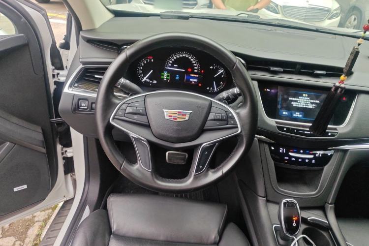 Used Cadillac XT5 2016 28T Four-Wheel Drive Luxury Model Steering Wheel