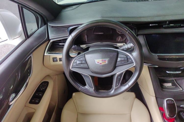 Used Cadillac XT5 2016 28T Four-Wheel Drive Tech Version Steering Wheel
