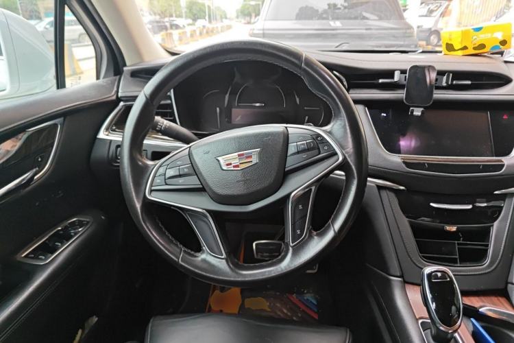 Used Cadillac XT5 2016 28T Four-Wheel Drive Luxury Model Steering Wheel