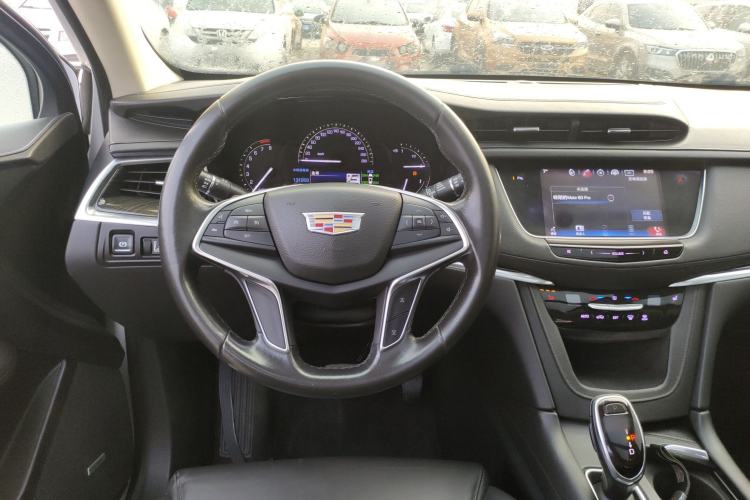 Used Cadillac XT5 2016 25T Luxury Model Steering Wheel