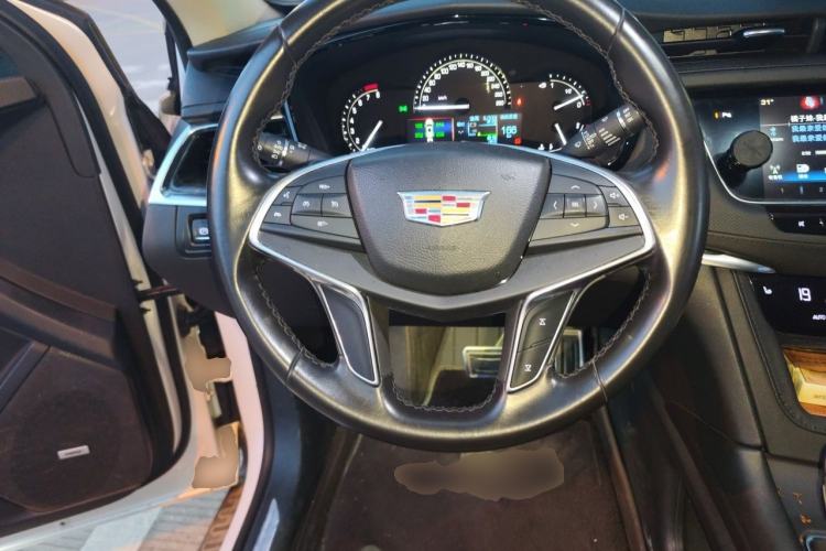 Used Cadillac XT5 2016 25T Luxury Model Steering Wheel