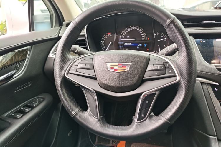 Used Cadillac XT5 2016 25T Luxury Model Steering Wheel