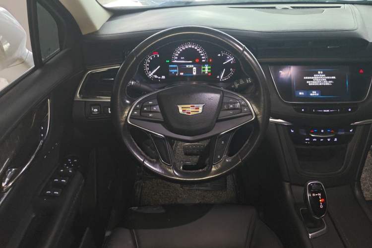 Used Cadillac XT5 2016 25T Luxury Model Steering Wheel