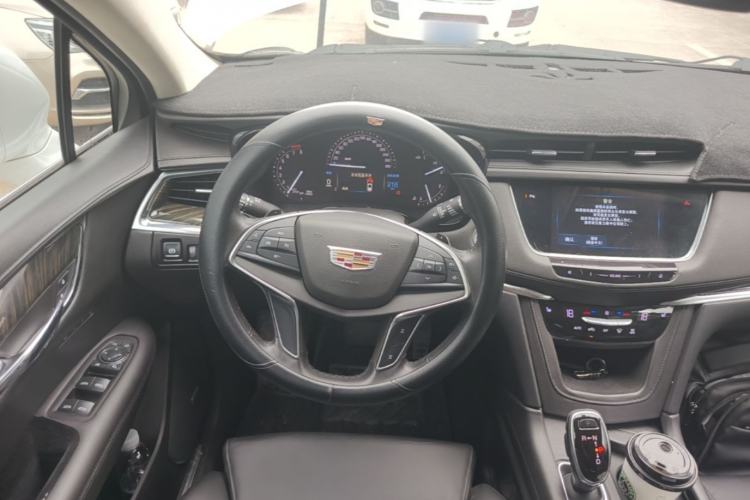 Used Cadillac XT5 2016 28T Four-Wheel Drive Luxury Model Steering Wheel