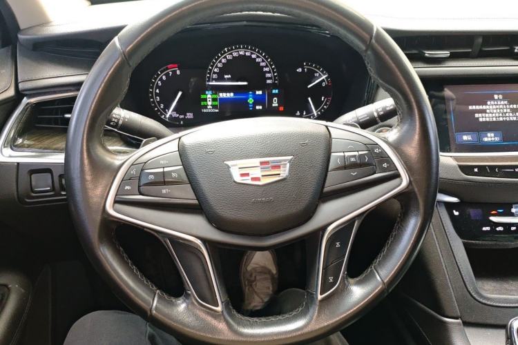 Used Cadillac XT5 2016 25T Luxury Model Steering Wheel