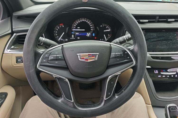Used Cadillac XT5 2016 25T Tech Edition Steering Wheel