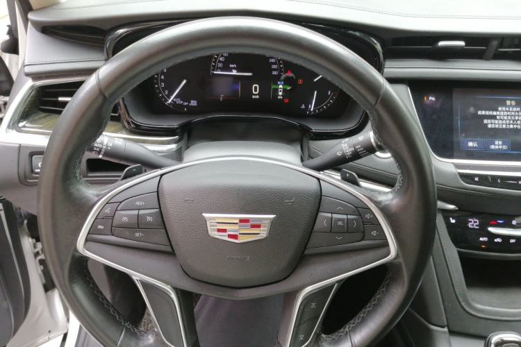 Used Cadillac XT5 2016 28T Four-Wheel Drive Luxury Model Steering Wheel