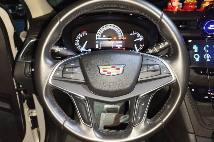 Used Cadillac XT5 2016 25T Luxury Model Steering Wheel