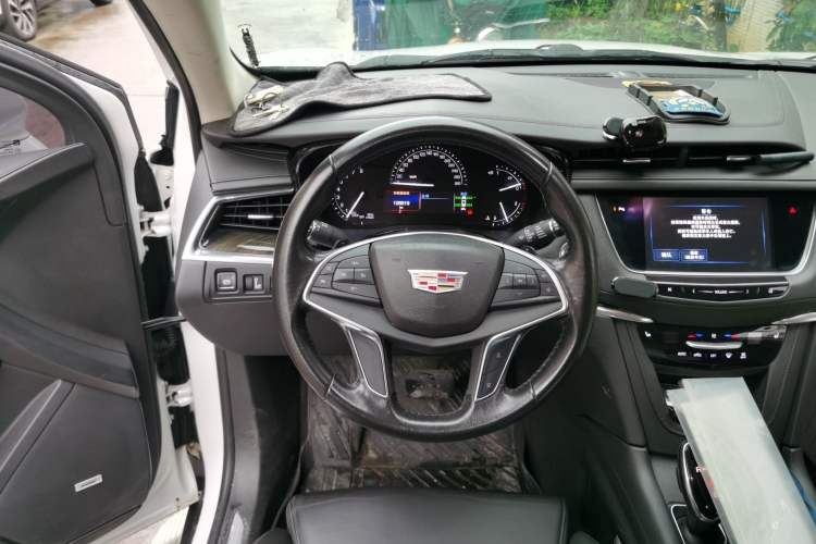Used Cadillac XT5 2016 28T Four-Wheel Drive Luxury Model Steering Wheel