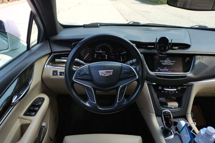 Used Cadillac XT5 2016 25T Tech Edition Steering Wheel