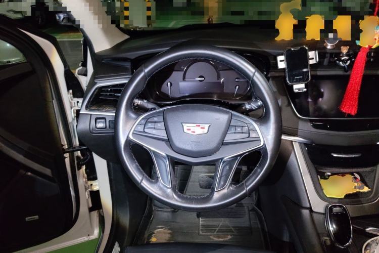 Used Cadillac XT5 2016 28T Four-Wheel Drive Luxury Model Steering Wheel